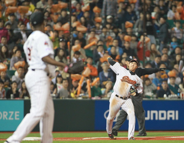 황재균 타점과 호수비